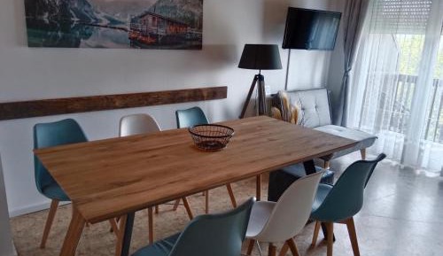Large Two-Bedroom Apartment with Balcony Nr 4
