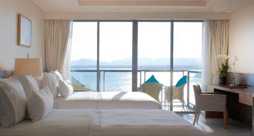 Oceanfront View, Guest Room, 2 Doubles