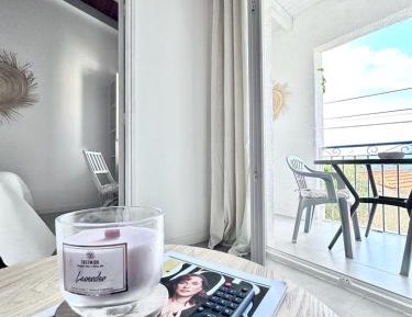 Superior One-Bedroom Apartment  (3-4 Adults)