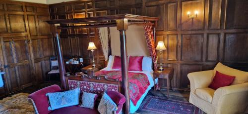 King Room with Four Poster Bed