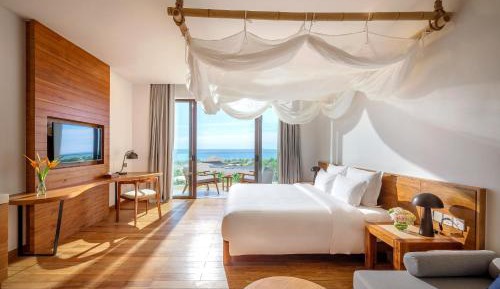 Deluxe Sea View with King Bed