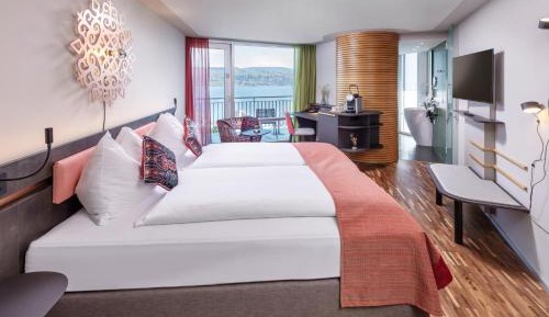 Lake View Double Room with Balcony