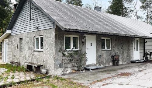 Three-Bedroom Holiday Home 