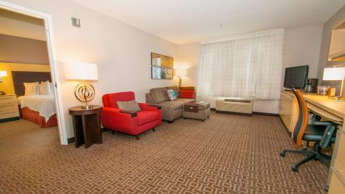 One-Bedroom Queen Suite with Sofa Bed
