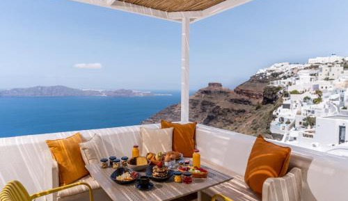 Queen Suite with Caldera View