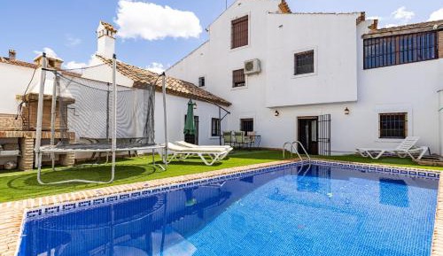 Villa with Garden View