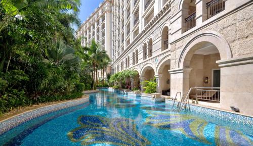Standard King Room with Pool View