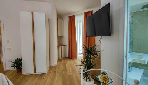 Deluxe Double Room with Balcony and Sea View