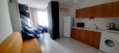 Deluxe Two-Bedroom Apartment (5 Adults)