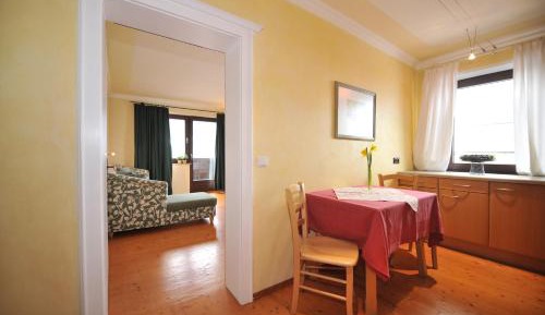 One-Bedroom Apartment (6 Adults)