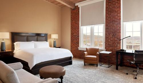 Standard King Room with Roll-In Shower - Mobility/Hearing Accessible