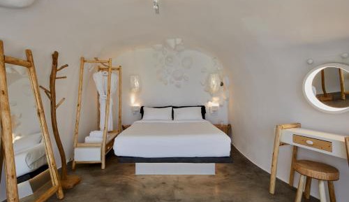 Cave Suite Sea View with Private Heated Jacuzzi