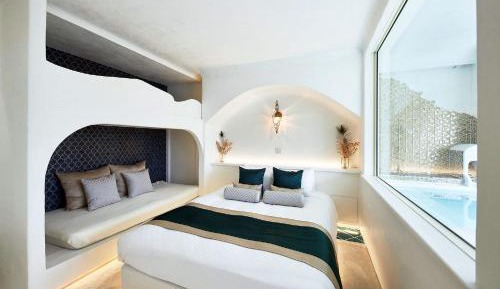Deluxe Double Room with Balcony and Sea View