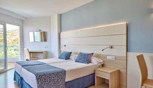 Double Room with Balcony and Sea View