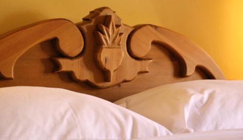 Single (Sink & Toilet, Shared Shower)