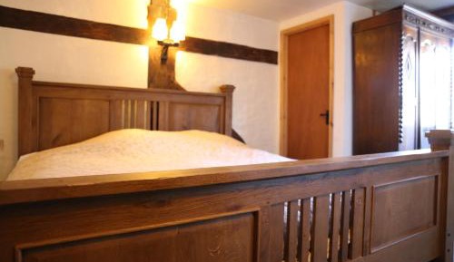 Double (Sink & Toilet, Shared Shower)