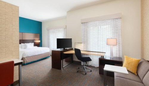 King Studio with Sofa Bed