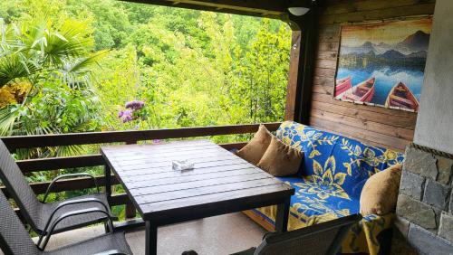 One-Bedroom Apartment with Balcony