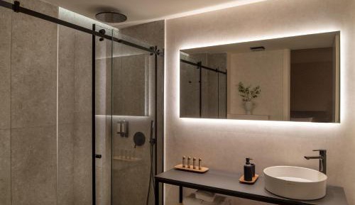 Interior One-Bedroom Apartment without Balcony
