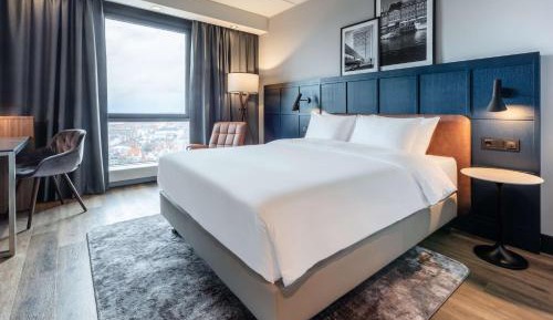 Junior Suite with Panoramic City View