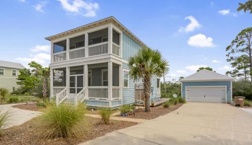 Three-Bedroom Holiday Home 