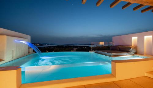 Suite with Infinity Private Pool and Sea View