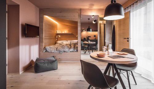Superior One-Bedroom Apartment with Balcony