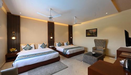 Double or Twin Room with Swimming Pool Access