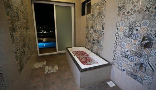 Suite with Private Pool