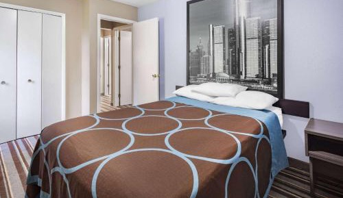 Family Suite with Exterior Entrance - Non-Smoking