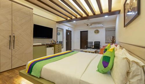 Deluxe Family Room