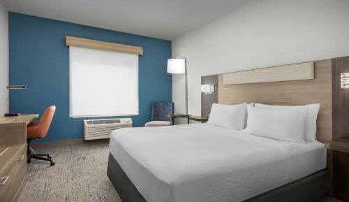 Standard King Room with Mobility Accessible Tub