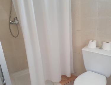 Budget Double Room with Small window
