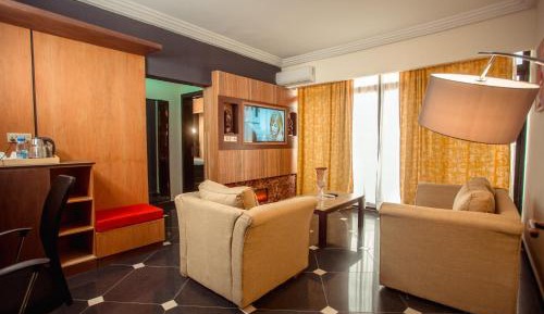 Deluxe Suite