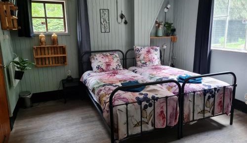 Twin Room with Private Bathroom
