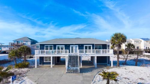 Three-Bedroom Holiday Home 