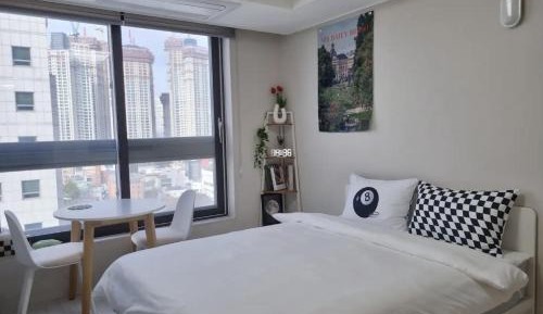 Deluxe Studio
