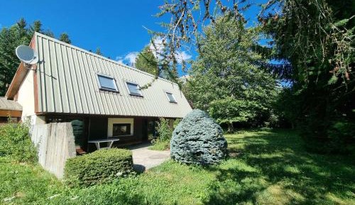 Chalet (10 Adults)