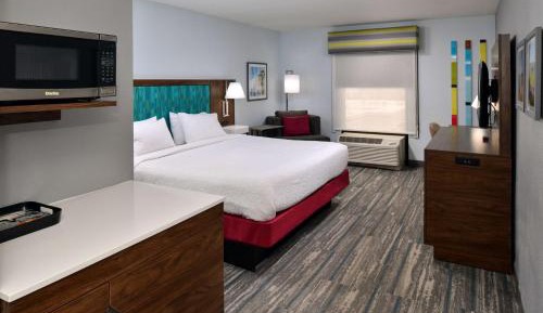 King Room with King Bed - Non-Smoking