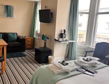 Deluxe King Suite