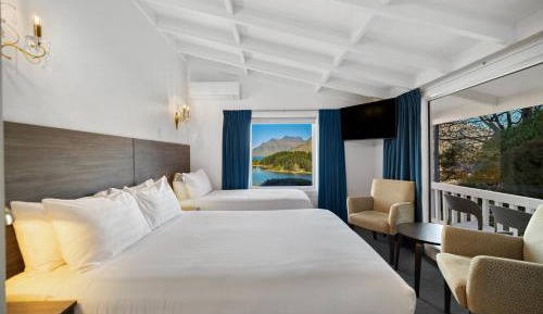 Studio Twin Room With a Lake And Mountain View