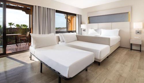 Deluxe Family King Room