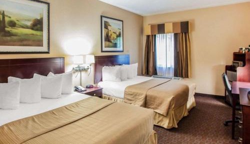 Queen Room with Two Queen Beds - Non-Smoking