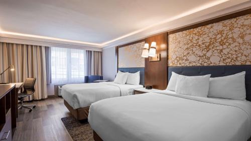 Queen Room with Two Queen Beds - Non-Smoking