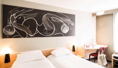 Standard Room with twin beds