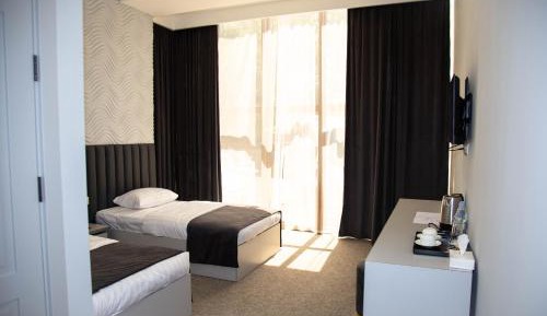 Twin Room with Shower