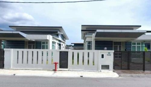 Eight-Bedroom House