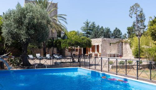 Villa with Garden View
