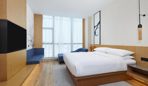 King Suite with City View