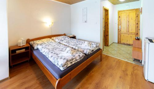 Double or Twin Room with Bathroom